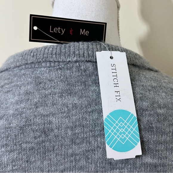 Lety & Me || woman’s gray sweater size small - Picture 4 of 10